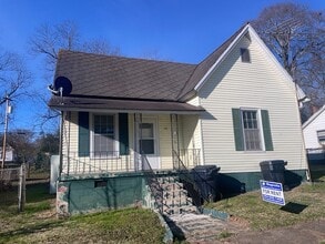 Building Photo - 213 D St