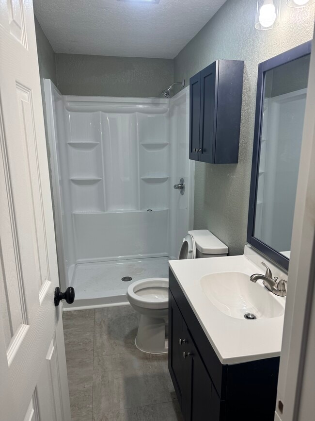 Building Photo - 105 N Avenue D