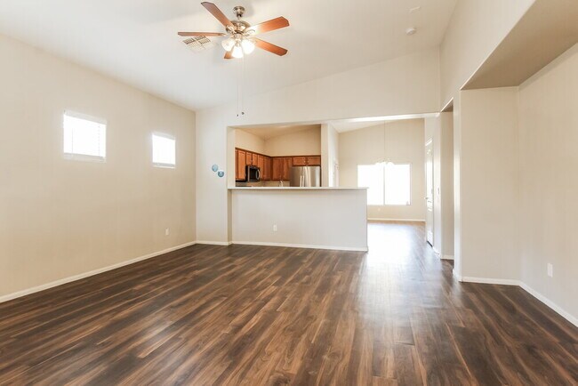Foto del edificio - 7154 W Globe Ave