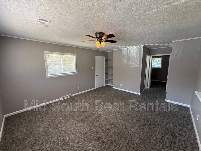 Foto del edificio - 3403 Sharpe Ave