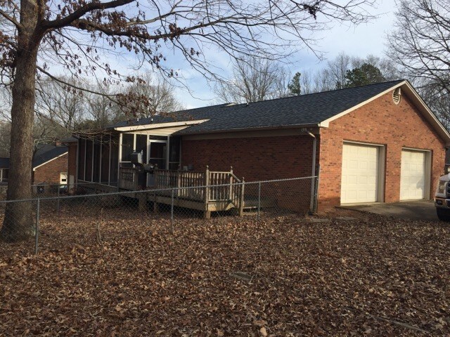 Building Photo - 791 Walker Branch Rd