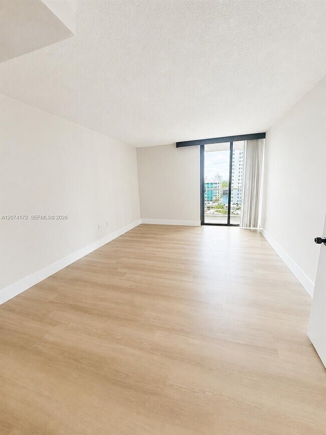 Foto del edificio - 20505 E Country Club Dr
