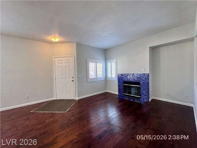 Foto del edificio - Charming Upstairs 1BR Condo with Private Balcony & Community Pool