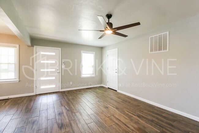 Foto del edificio - 2815 NW 44th St