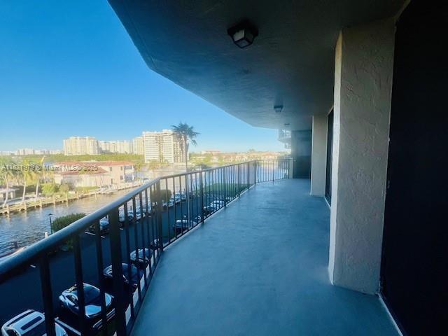 Foto del edificio - 899 Jeffery St