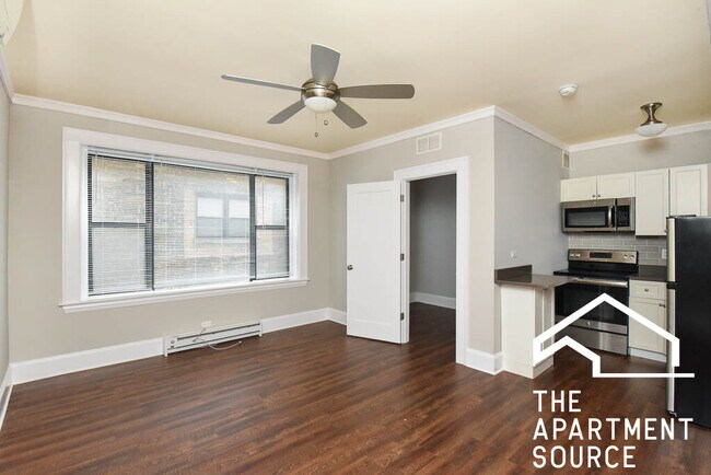 Foto del edificio - 817 W Lakeside Pl