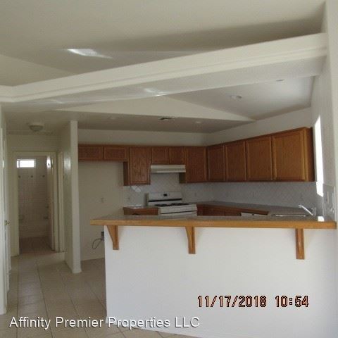 Building Photo - 3 br, 2 bath House - 2430 Havasupai Blvd.