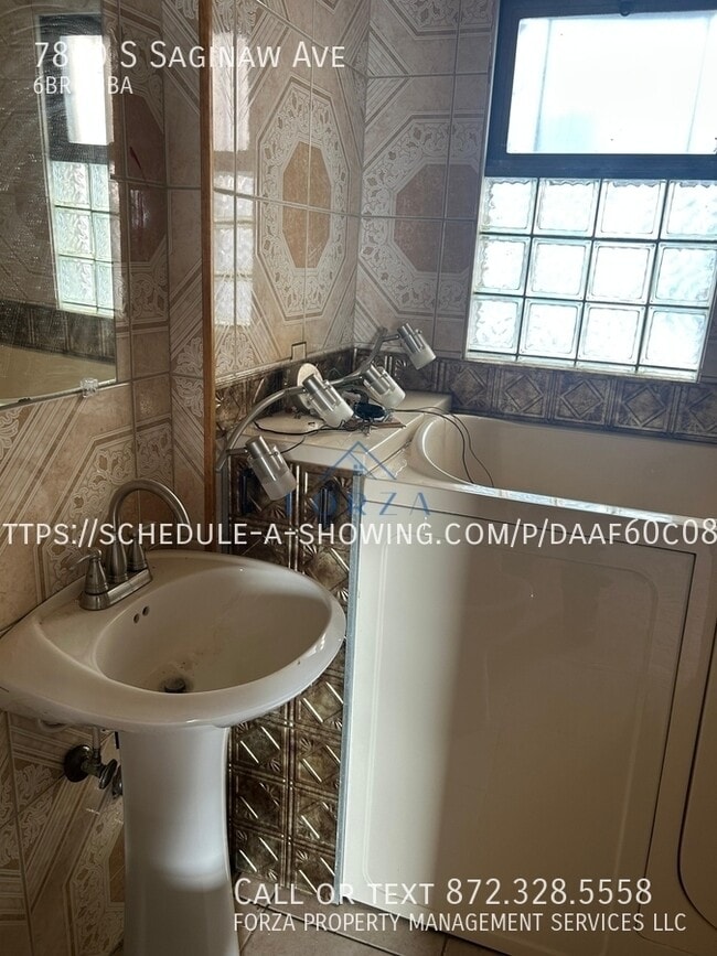 Building Photo - 7840 S Saginaw Ave