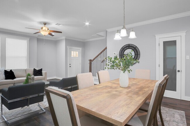 Foto del edificio - 6208 Force St