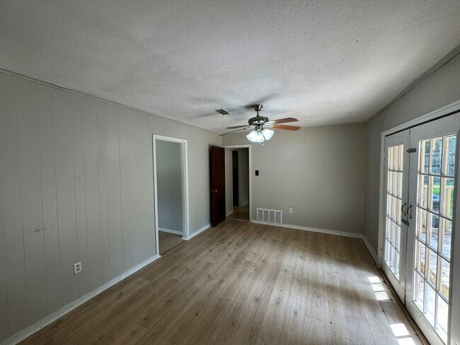 Building Photo - 209 W Lisa Dr