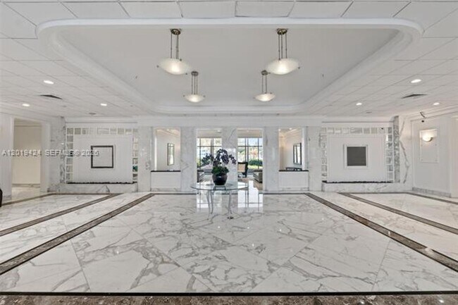 Foto del edificio - 5700 Collins Ave