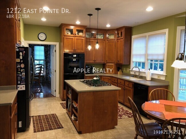 Foto del edificio - 1212 East Point Dr. - Available Now!