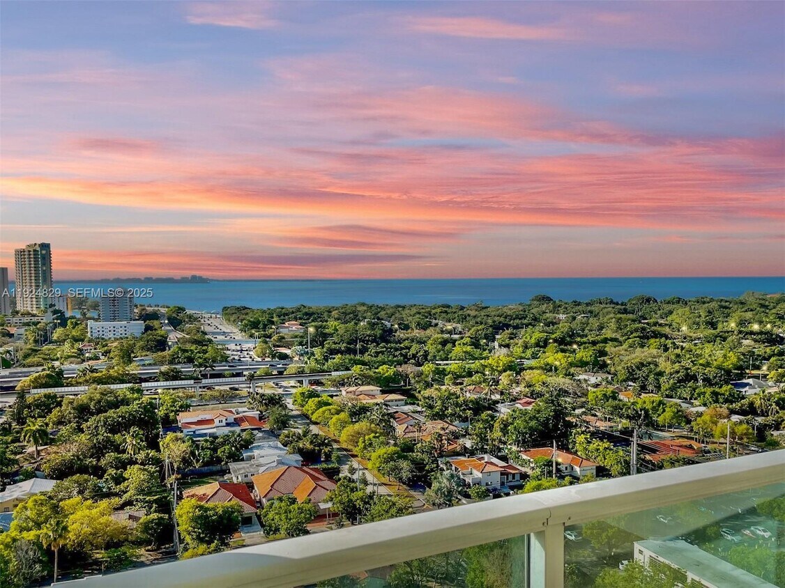 Foto principal - 2525 SW 3rd Ave