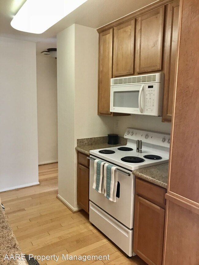 Building Photo - 1 br, 1 bath House - 1810 S. El Camino Rea...