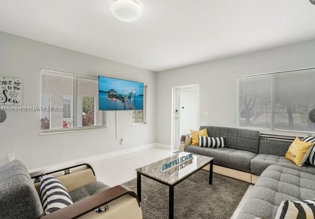 Foto del edificio - 1526 NE 110th St