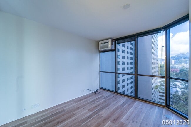 Foto del edificio - Luxury 1-Bedroom Condo with Stunning Mountain Views