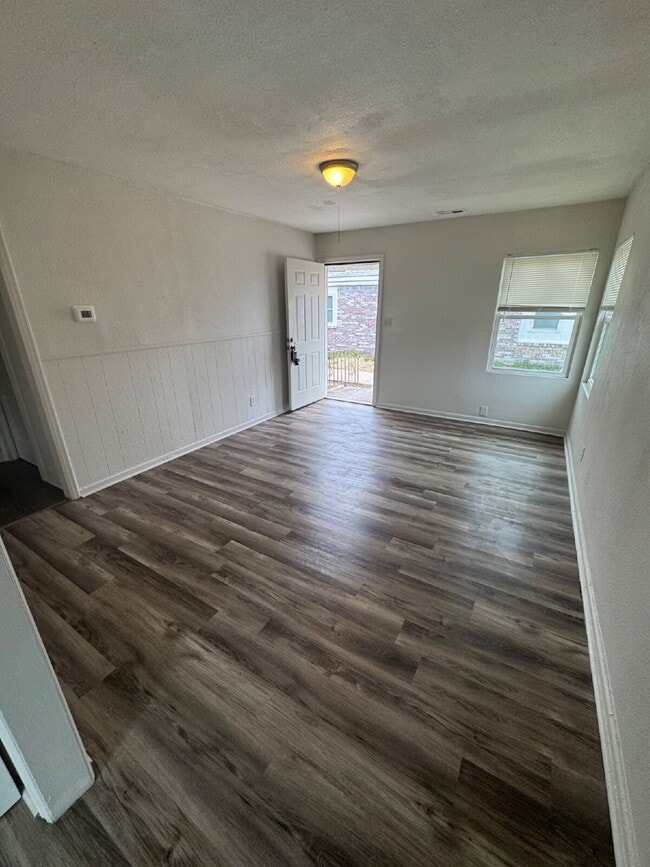 Foto del edificio - "Cozy 1-Bed Gem in Wichita – Perfect Balance of Comfort and Convenience!"