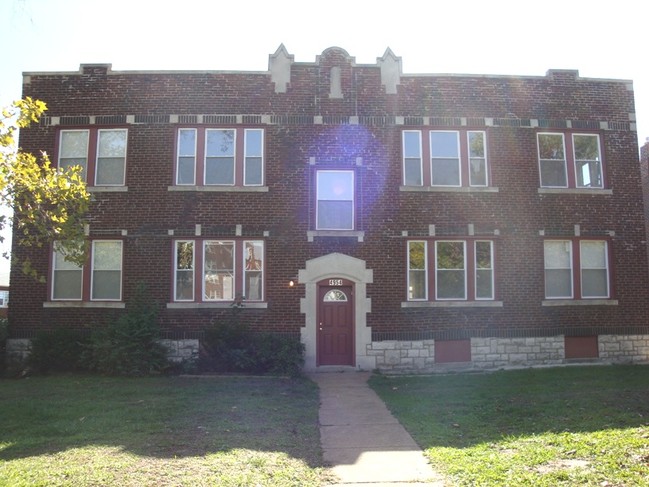 Building Photo - 4215 Lawn Ave