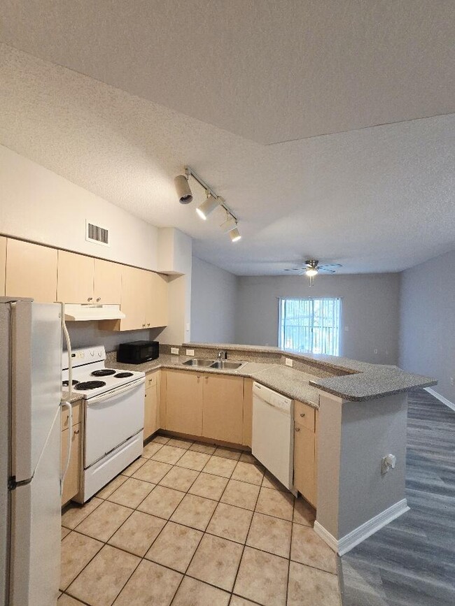 Building Photo - 280 Crestwood Cir