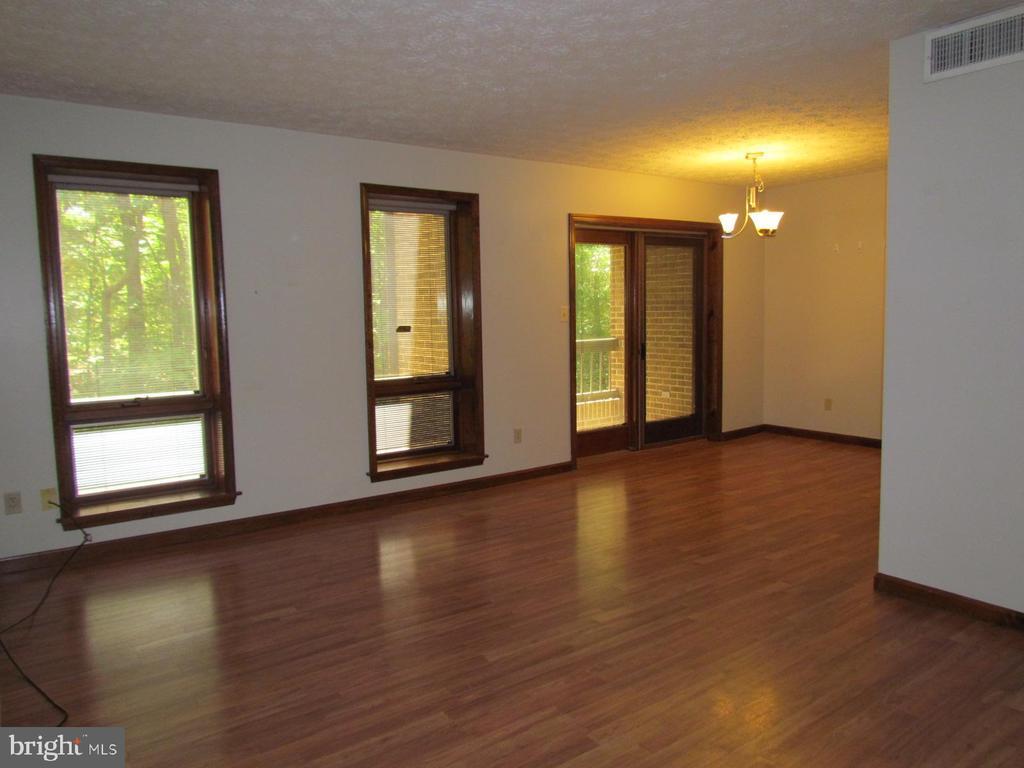 Foto del edificio - 44691 White Oak Ct