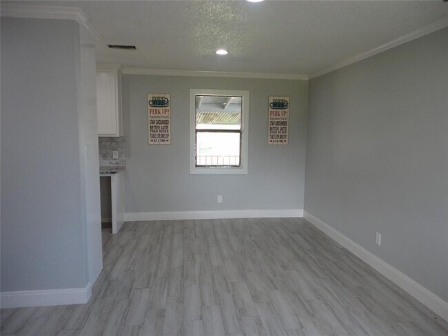 Building Photo - 6820 Mississippi Rd