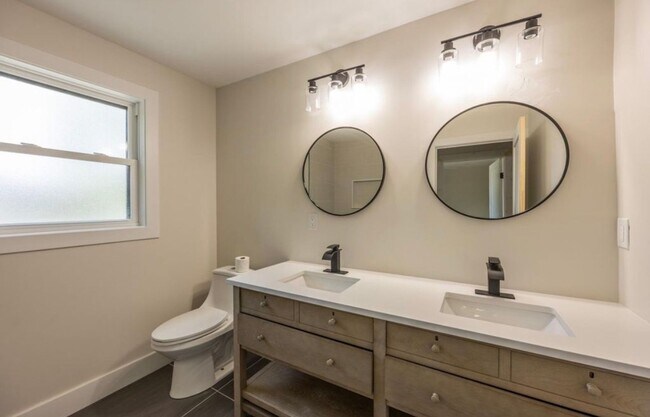 Foto del edificio - Large 4 Bedroom 2 Bath home in Linwood, NJ