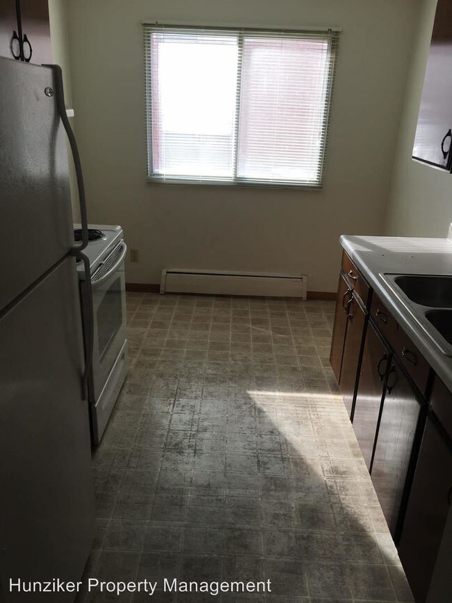 Building Photo - 2 br, 1 bath Apartment - 706 24th 706 24th #1
