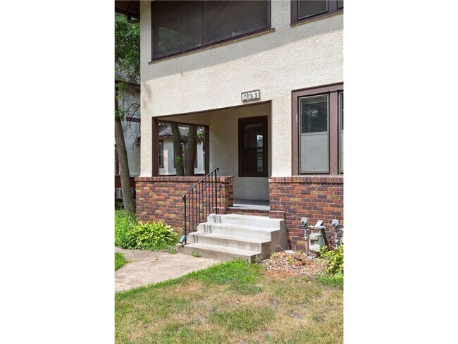 Building Photo - 2153 Goodrich Ave