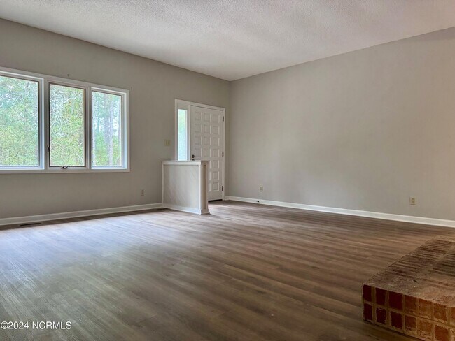 Foto del edificio - 101 Sandham Ct