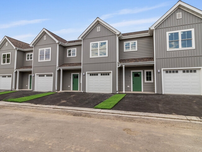 Building Photo - Cedar Creek Townhomes