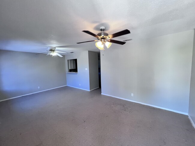 Building Photo - 301 Rio Bravo Dr