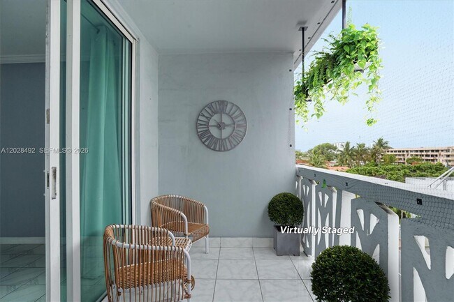 Foto del edificio - 8233 Harding Ave