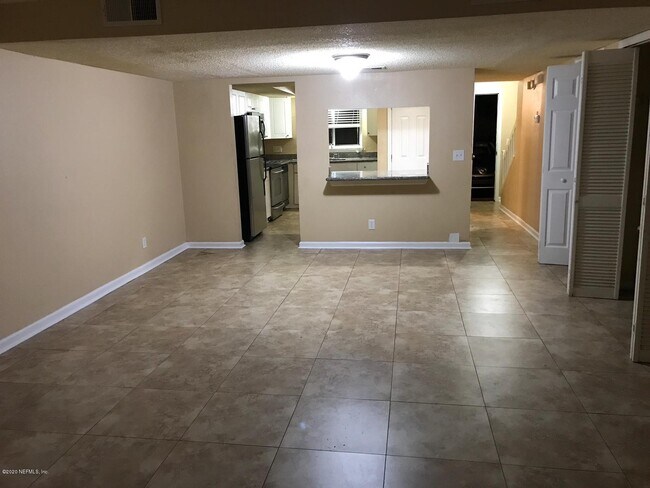 Building Photo - 6616 La Mirada Dr E