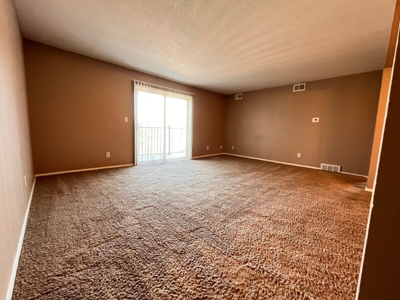Foto principal - 7120 Van Dorn St