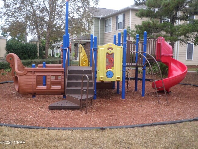 Foto del edificio - 803 Cape Cod Dr