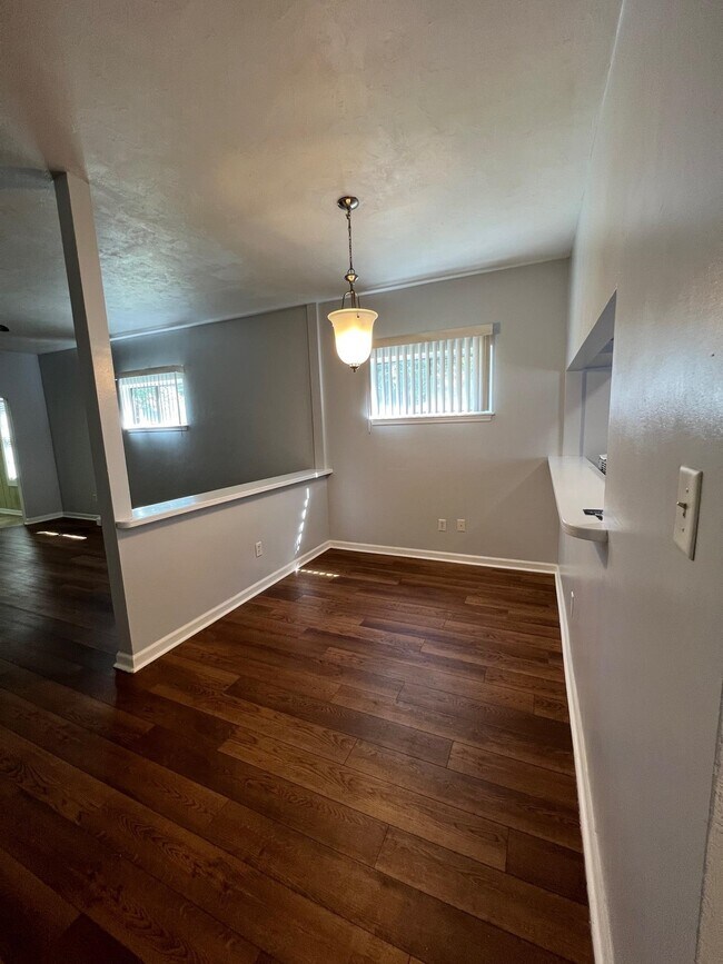 Building Photo - 2554 Panther Creek Rd