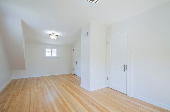 Second bedroom - 6805 Aetna Ct