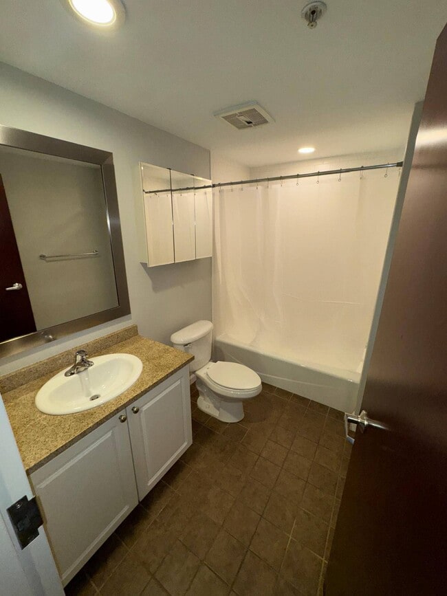 Building Photo - 56 Imlay St