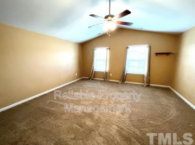 Building Photo - 427 N Great White Way