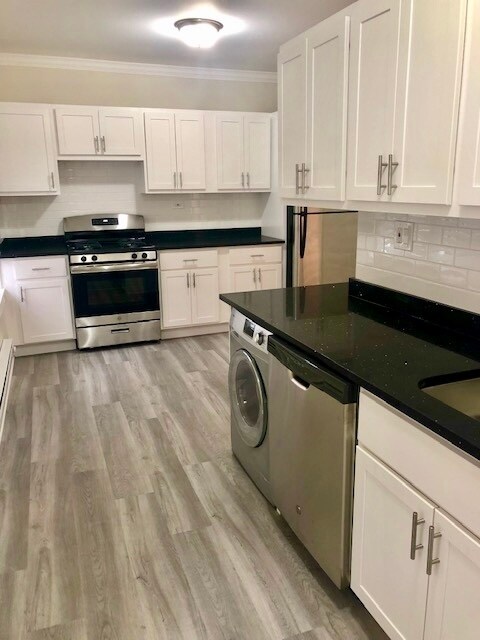 Foto del edificio - 839 W Cornelia Ave
