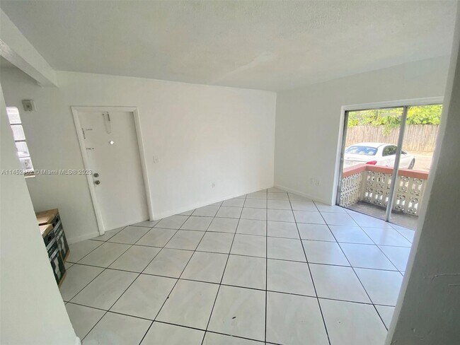 Building Photo - 1825 SW 67th Ave