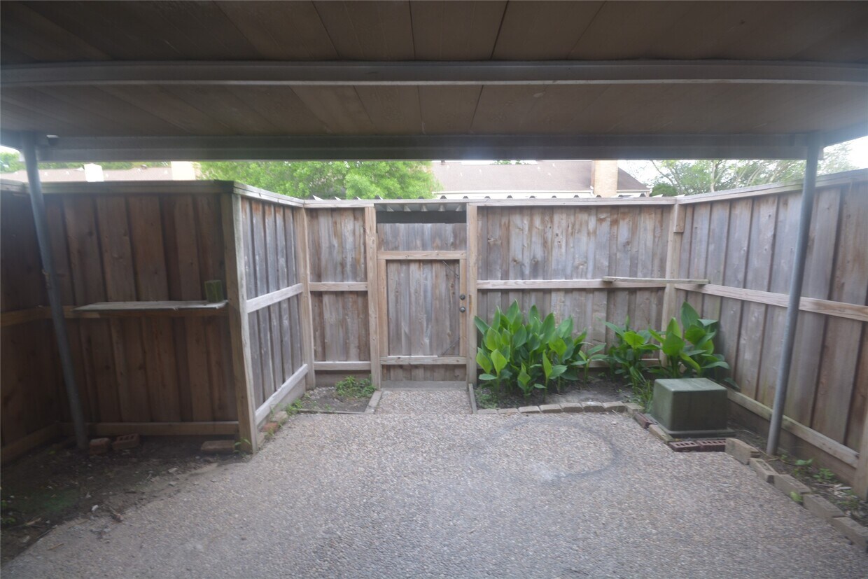 Foto del edificio - 9419 Fondren Rd