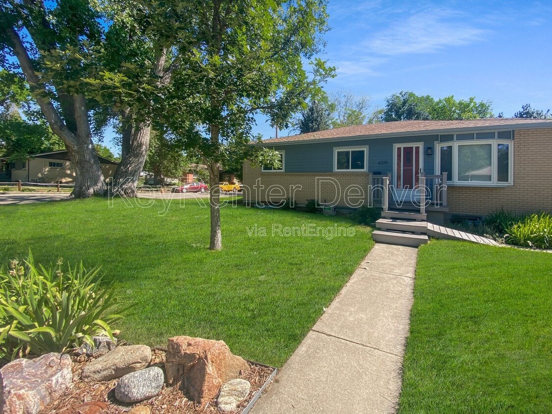 Primary Photo - 6319 Iris Way