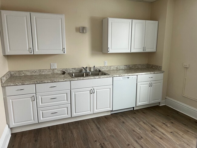 Building Photo - 231 Fulton St