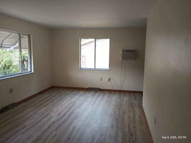 Living Room - 970 Turner Rd