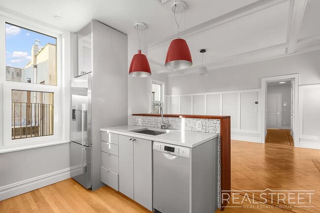 Foto del edificio - Stunning 1 bed in Crown Heights Brownstone...