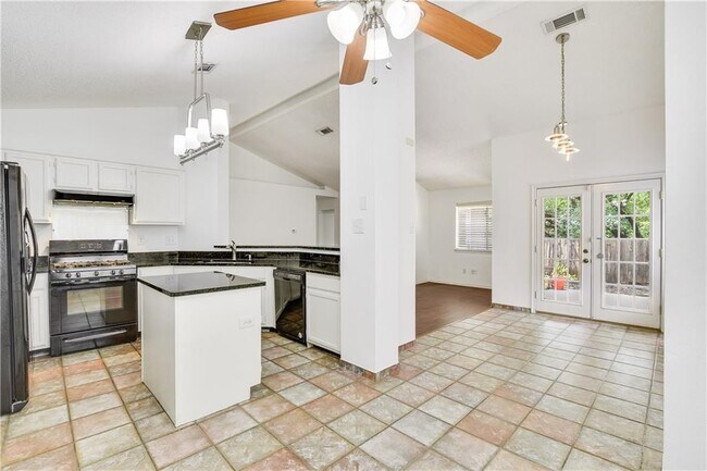 Foto del edificio - 6314 Avery Island Ave
