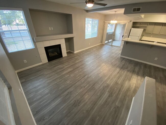 Building Photo - GORGEOUS CONDO IN GATED COMMUNITY NEAR SUMMERLIN