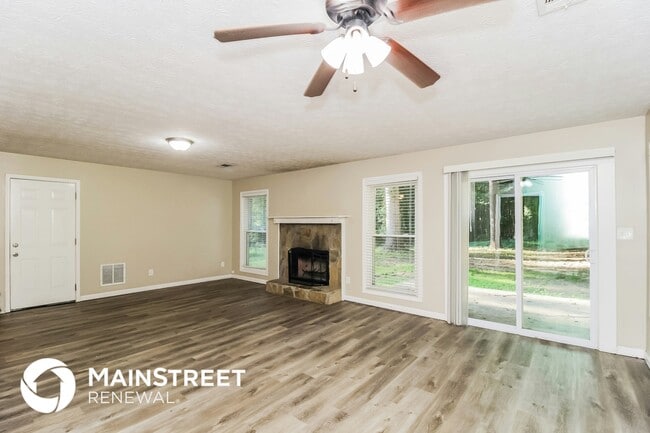 Foto del edificio - 5824 Stonehaven Dr NW