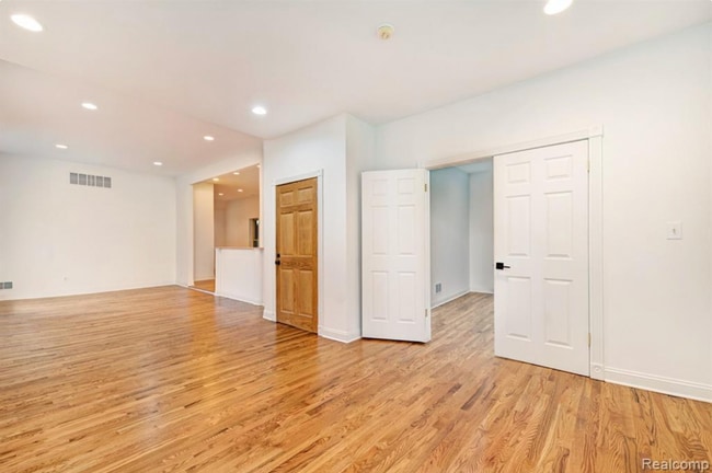 Building Photo - 691 W Canfield St